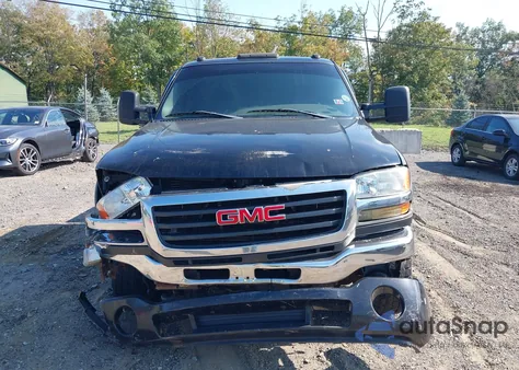 2005 GMC Sierra K2500 Heavy Duty z USA, uszkodzony, nr VIN 1GTHK24235E208081